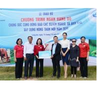 FrieslandCampina Việt Nam tiếp tục trao tặng bò cho các hộ nông dân tại tỉnh Long An