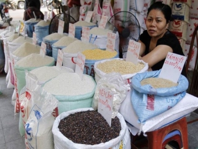 India rice prices drop to five-month low; Vietnam hits multi-year high