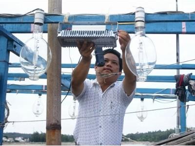 Ứng dụng đèn LED vào khai thác hải sản xa bờ