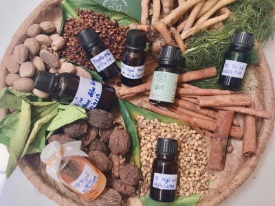 Vietnamese woman creates 70 types of essential oil from agricultural by-products