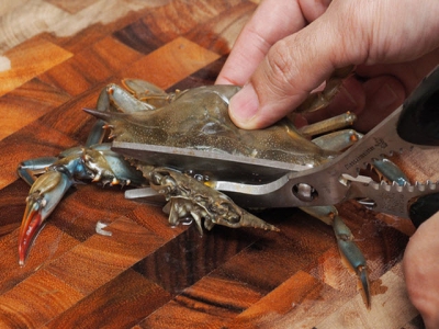 How to Clean Soft-Shell Crabs