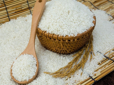 Bangladesh lowers import duties on rice