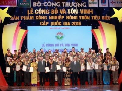 Tôn vinh 100 sản phẩm công nghiệp nông thôn tiêu biểu quốc gia 2015