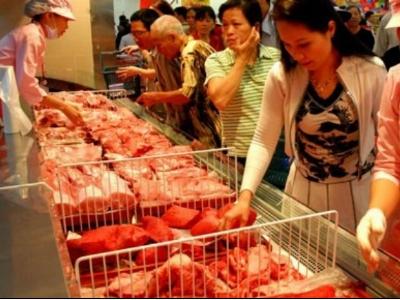 Thịt ngoại giá rẻ tràn ngập thị trường